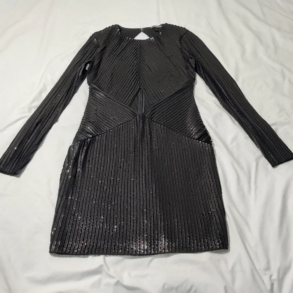 Express Black Sequin Long Sleeve Dress - Picture 4 of 7